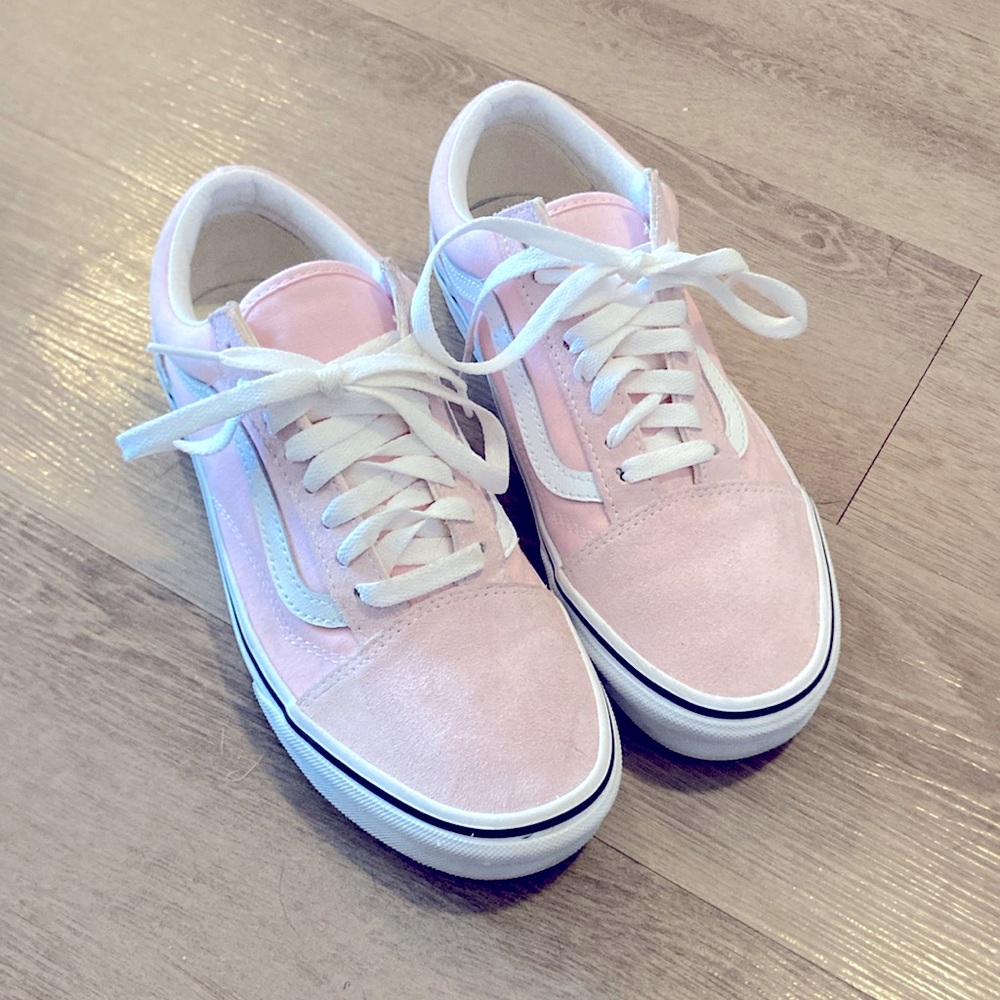 Vans Light Pink and White Low Rise Sneakers 8.0 Women’s 6.5 Men’s